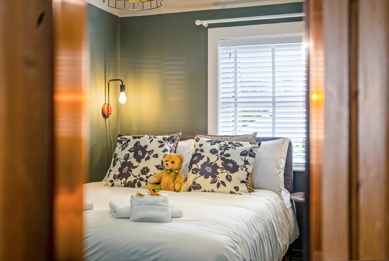 Stylish Romantic Country Escape Near Chester Christleton ภายนอก รูปภาพ